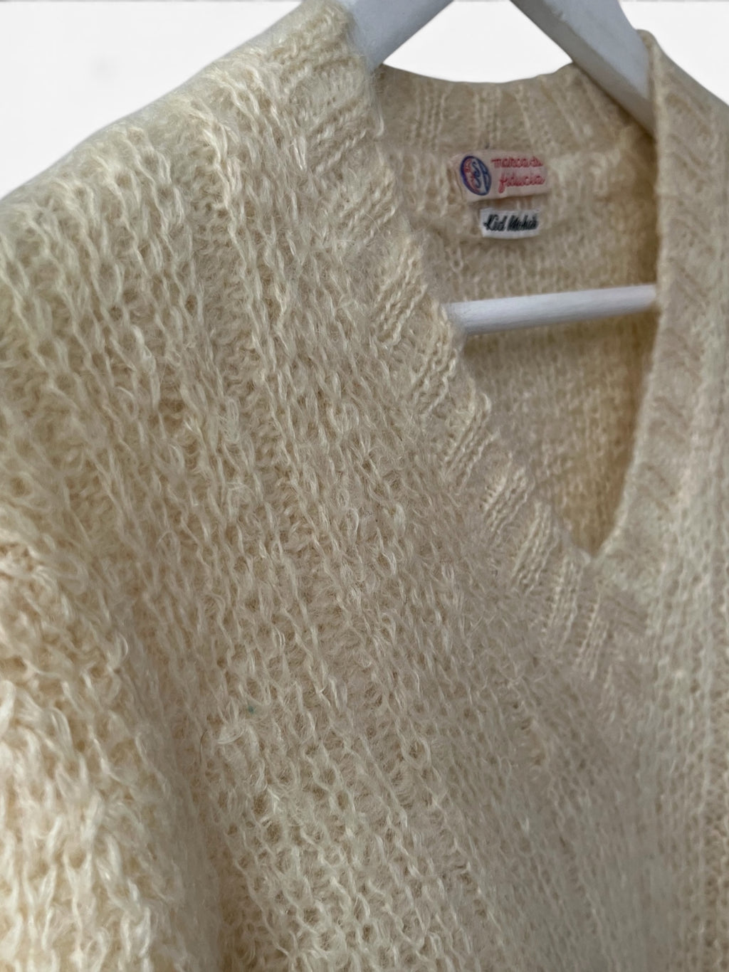 MOHAIR V NECK JUMPER. SIZE 10/12