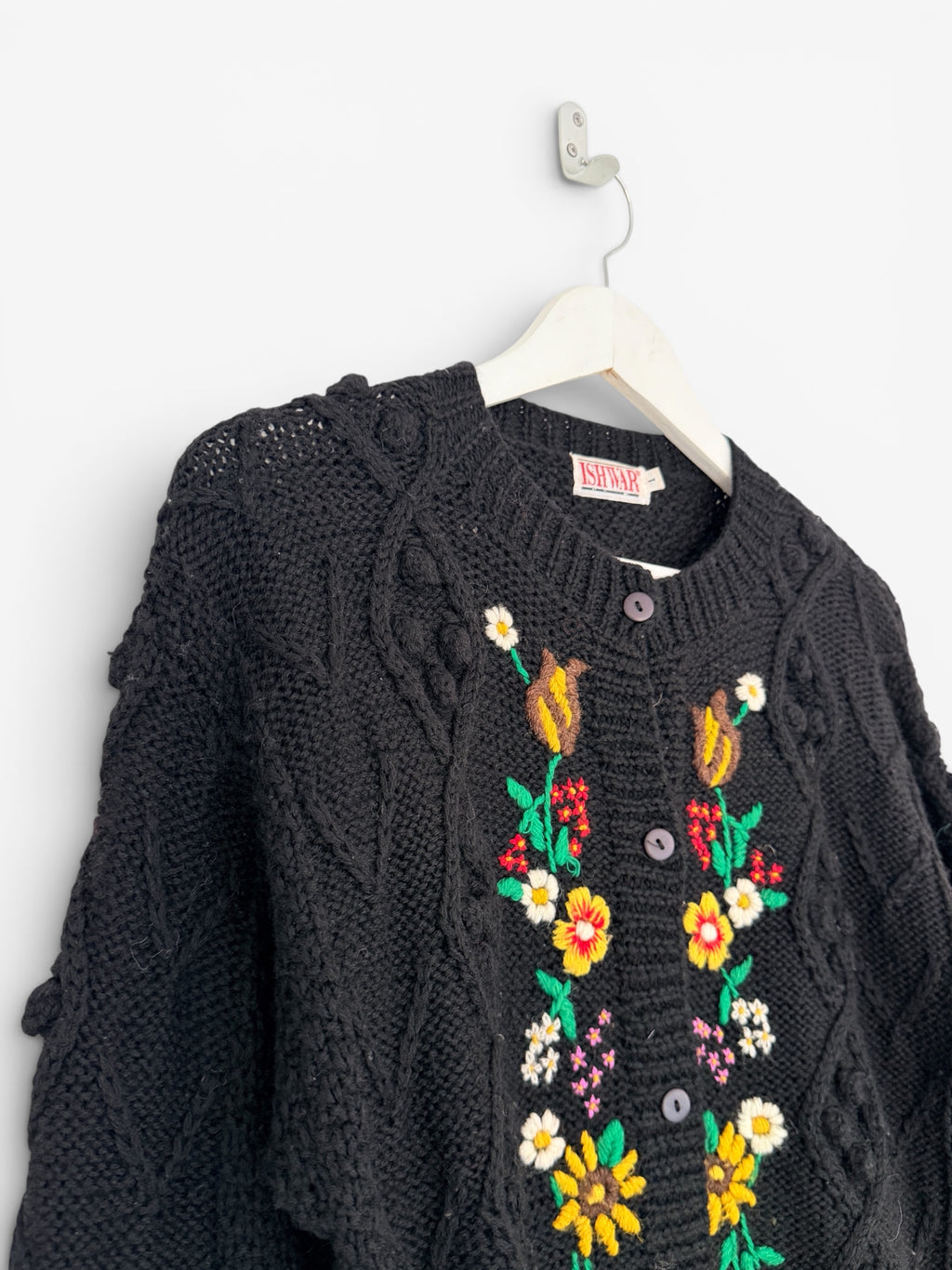 AUSTRIAN KNIT CARDIGAN WITH APLIQUE FLOWERS. SIZE 10
