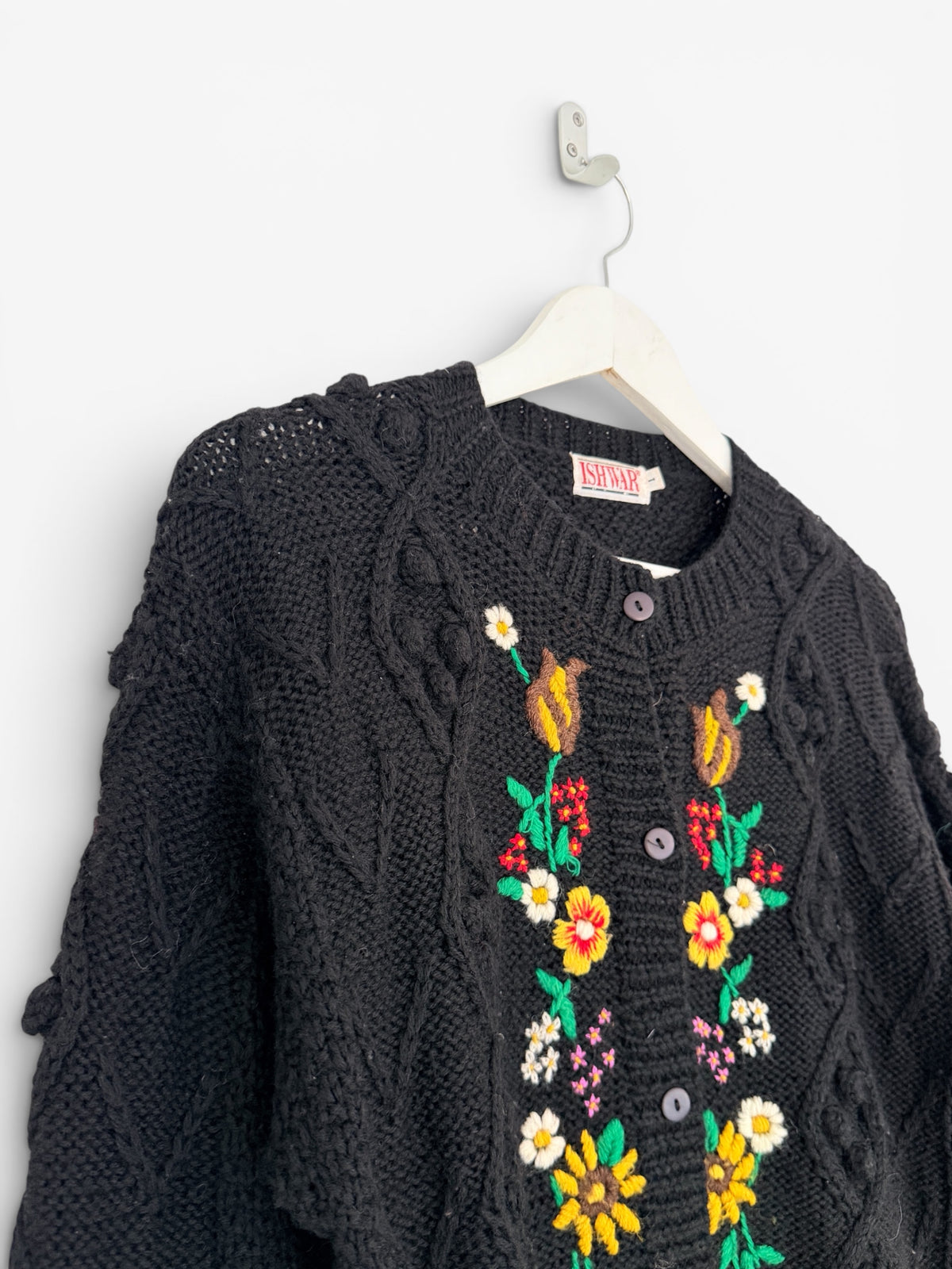 AUSTRIAN KNIT CARDIGAN WITH APLIQUE FLOWERS. SIZE 10