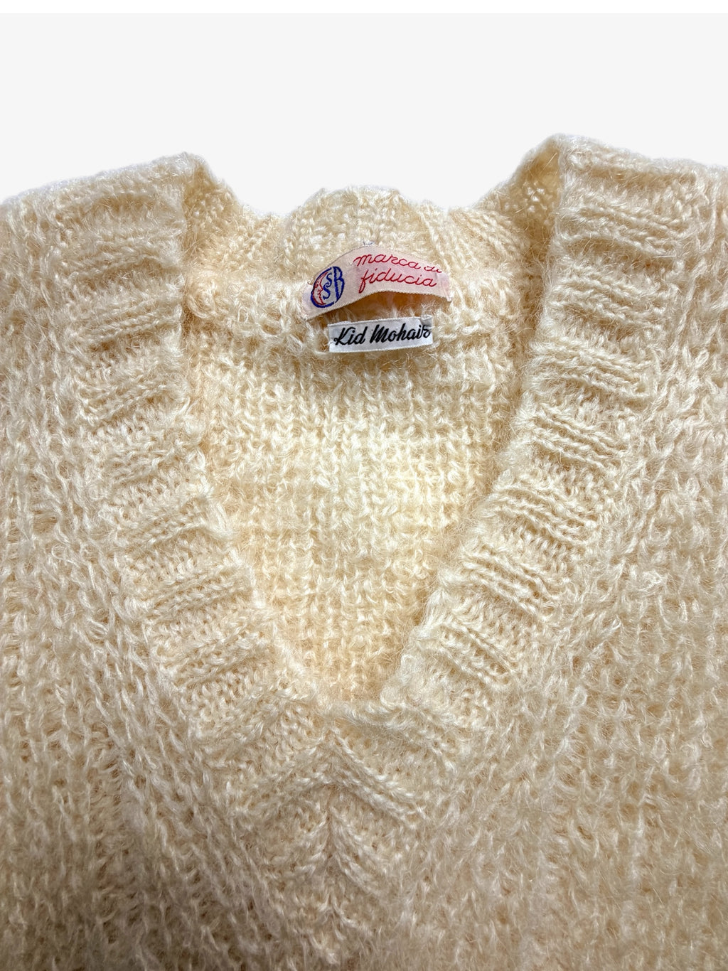 MOHAIR V NECK JUMPER. SIZE 10/12